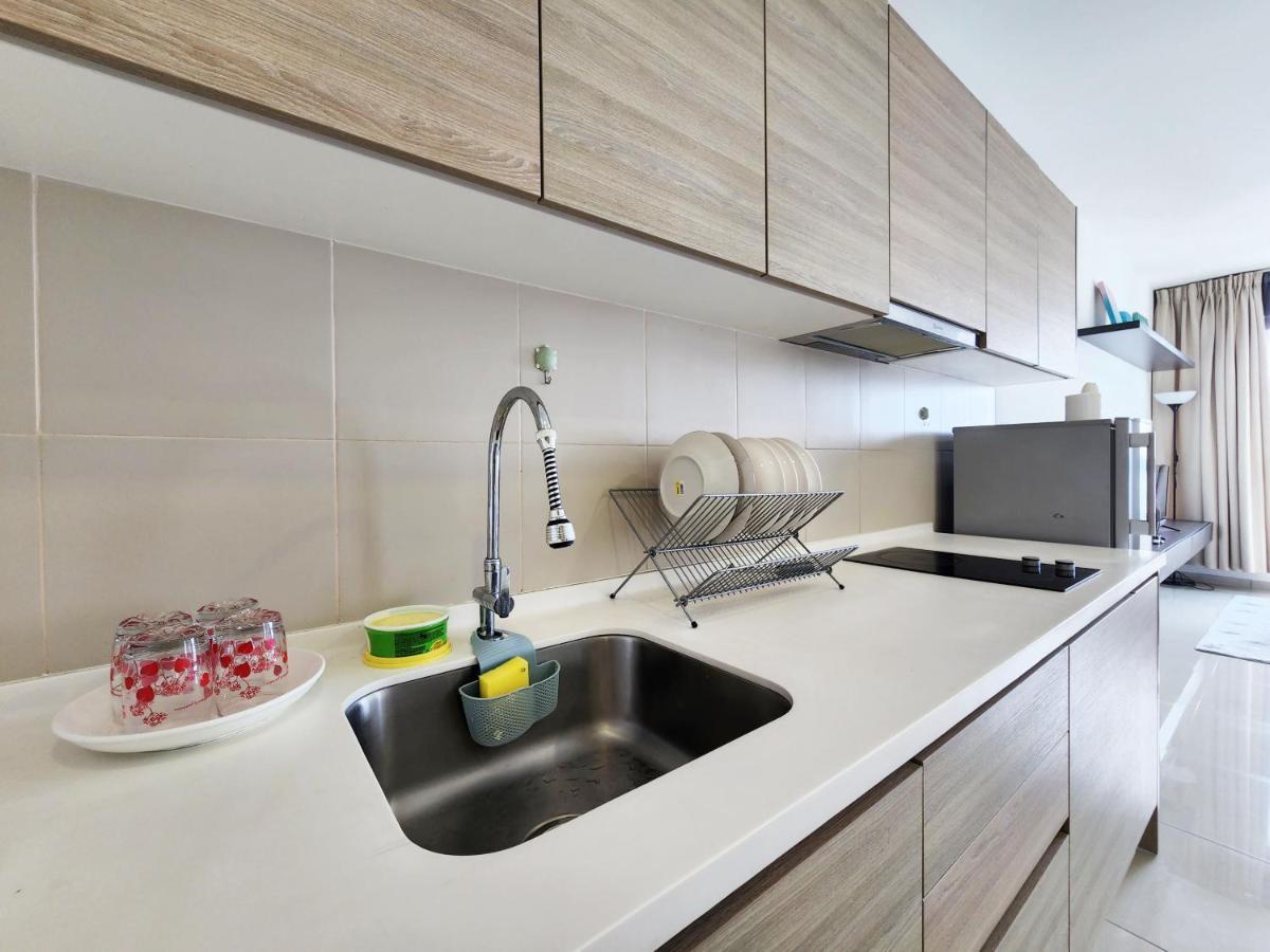 Lavender Suite # Shah Alam I-City Block B Homestay # 2R1B #Free Wifi & Parking Bagian luar foto